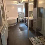 Grosszuegiges In Gross Rosenburg